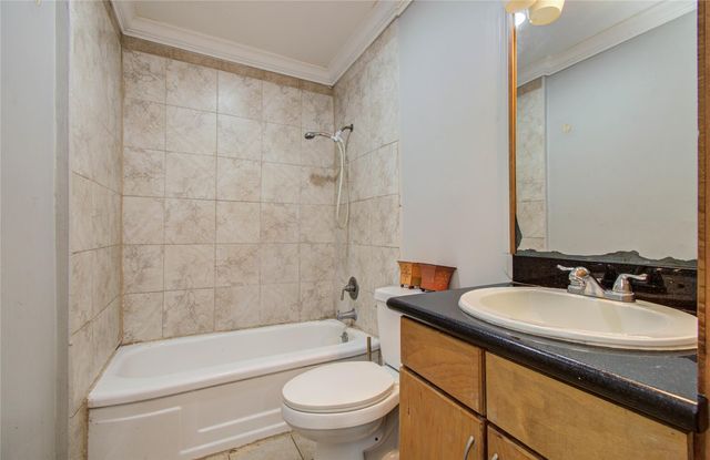 6830 New York Street, Houston, TX 77021