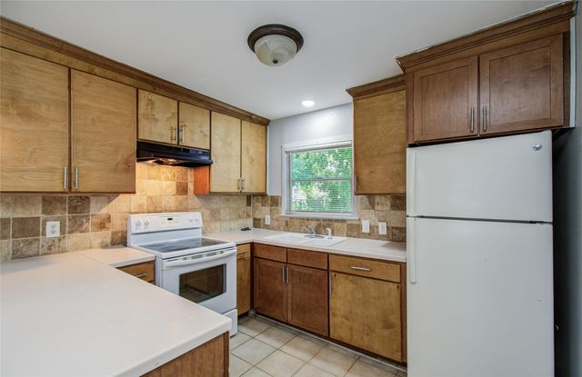 6830 New York Street, Houston, TX 77021