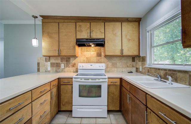 6830 New York Street, Houston, TX 77021