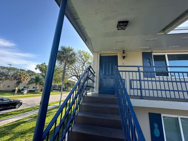 817 Lighthouse Drive C, North Palm Beach, FL 33408