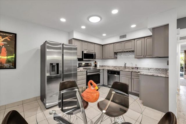 1491 Sunflower Circle N, Palm Springs, CA 92262