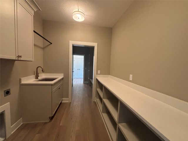 1393 S Lotus Place, West Des Moines, IA 50266