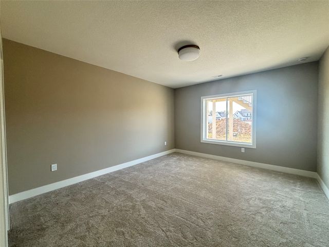 1393 S Lotus Place, West Des Moines, IA 50266