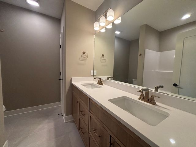 1393 S Lotus Place, West Des Moines, IA 50266