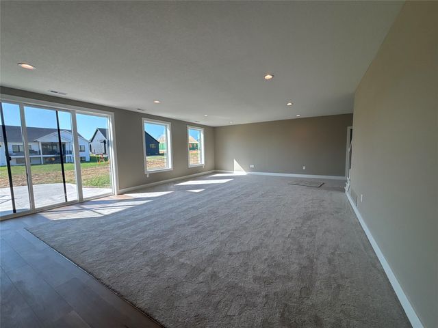 1393 S Lotus Place, West Des Moines, IA 50266