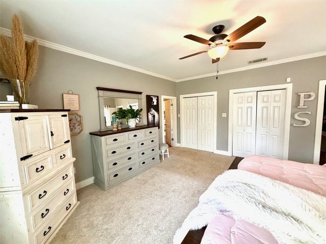 714 E Neches, Palestine, TX 75801