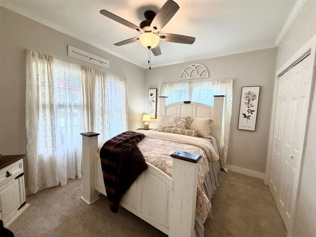 714 E Neches, Palestine, TX 75801