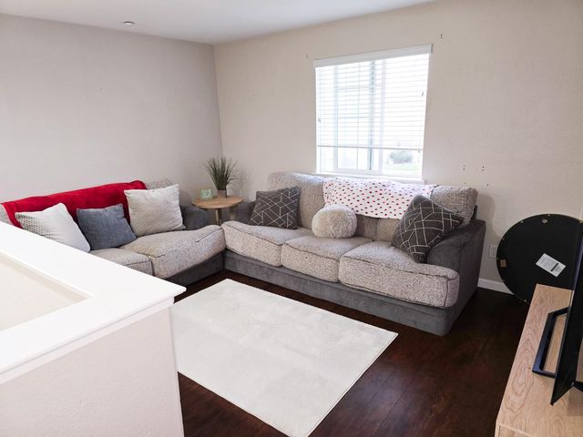1348 Apple Court, Madera, CA 93638