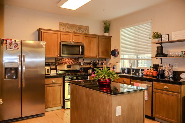 1348 Apple Court, Madera, CA 93638
