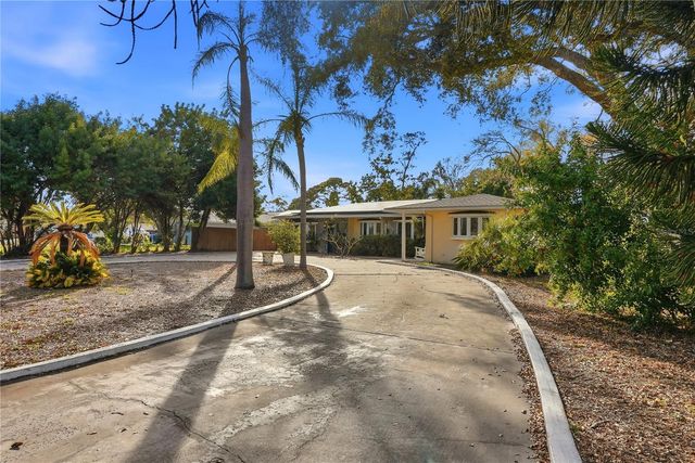 3515 COUNTRY CLUB WAY S, St Petersburg, FL 33712