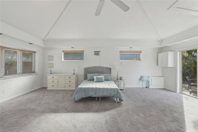 3515 COUNTRY CLUB WAY S, St Petersburg, FL 33712