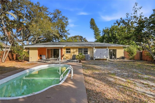 3515 COUNTRY CLUB WAY S, St Petersburg, FL 33712