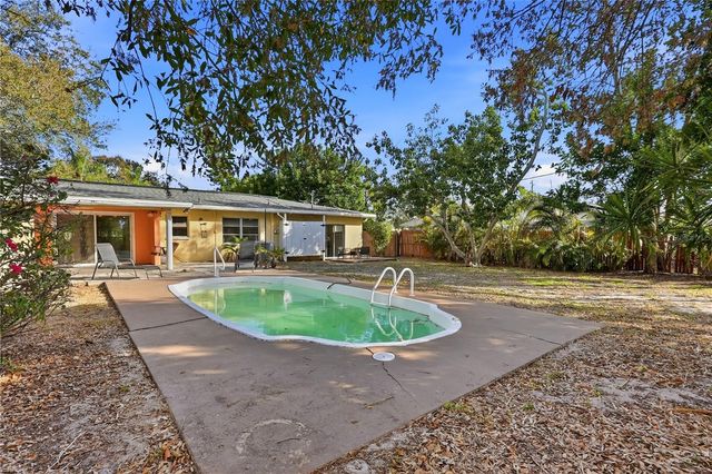 3515 COUNTRY CLUB WAY S, St Petersburg, FL 33712