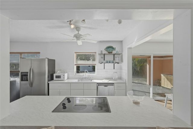 3515 COUNTRY CLUB WAY S, St Petersburg, FL 33712