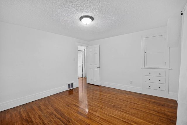 1216 Independence Avenue, Waterloo, IA 50703