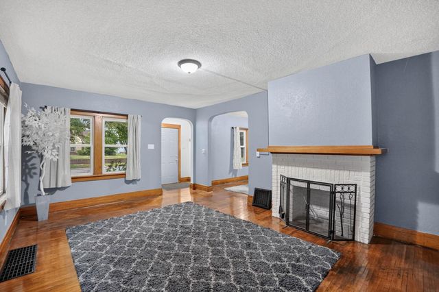 1216 Independence Avenue, Waterloo, IA 50703