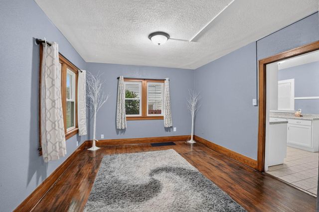 1216 Independence Avenue, Waterloo, IA 50703