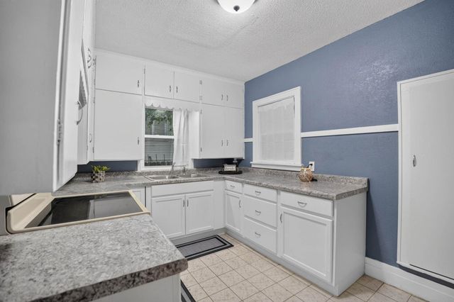 1216 Independence Avenue, Waterloo, IA 50703