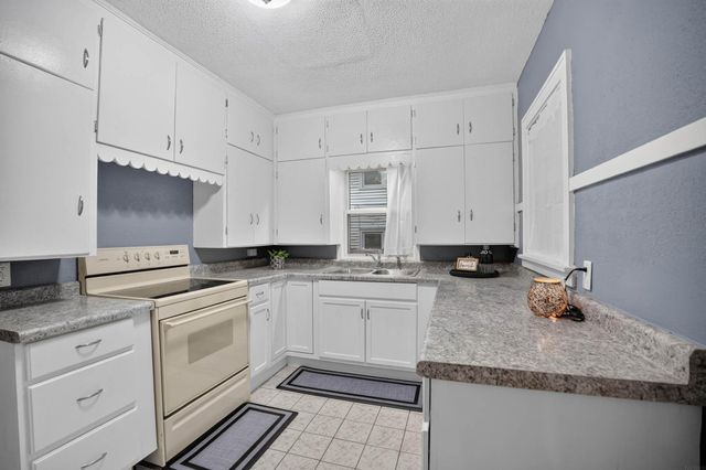 1216 Independence Avenue, Waterloo, IA 50703