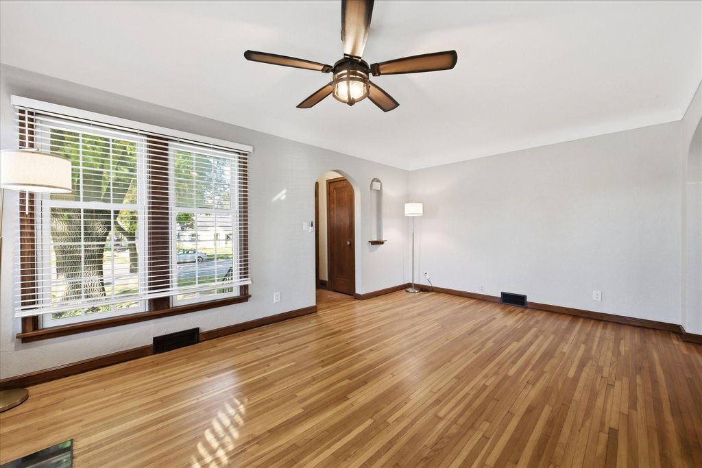 1118 Livingston Avenue, West Saint Paul, MN 55118 — photo 3
