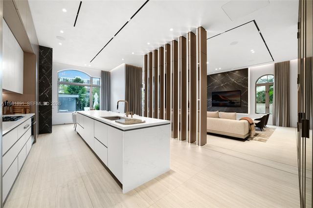1522 Island Boulevard, Aventura, FL 33160