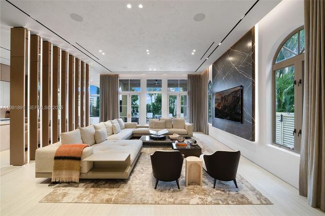 1522 Island Boulevard, Aventura, FL 33160