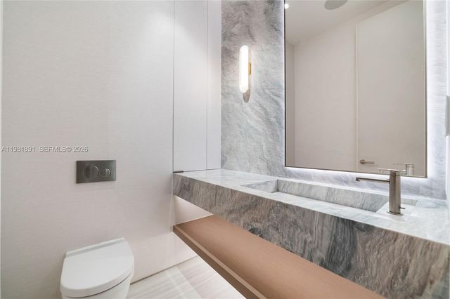 1522 Island Boulevard, Aventura, FL 33160