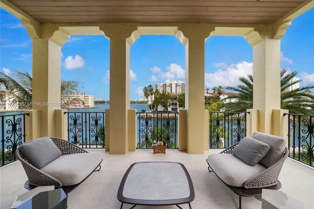 1522 Island Boulevard, Aventura, FL 33160