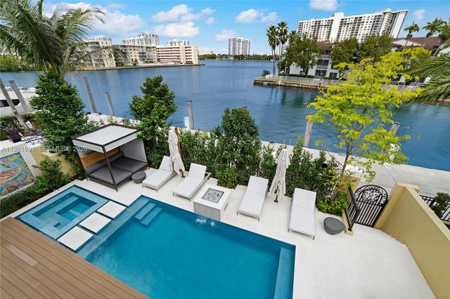 1522 Island Boulevard, Aventura, FL 33160