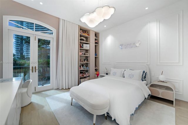 1522 Island Boulevard, Aventura, FL 33160