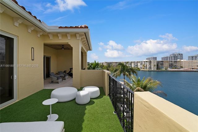 1522 Island Boulevard, Aventura, FL 33160