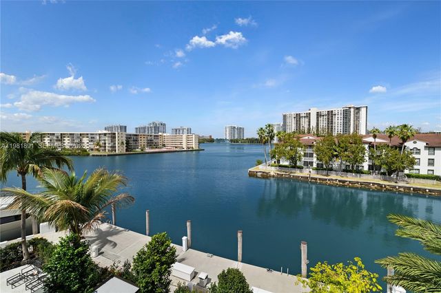 1522 Island Boulevard, Aventura, FL 33160