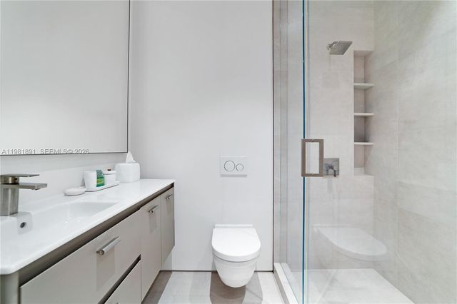 1522 Island Boulevard, Aventura, FL 33160