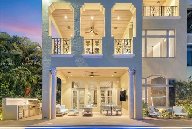 1522 Island Boulevard, Aventura, FL 33160