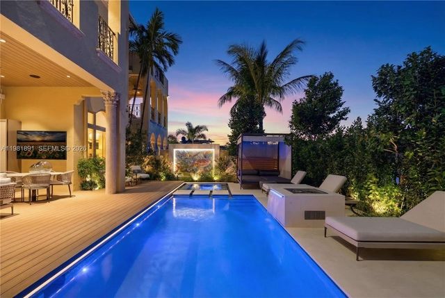 1522 Island Boulevard, Aventura, FL 33160