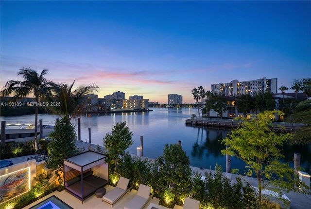 1522 Island Boulevard, Aventura, FL 33160