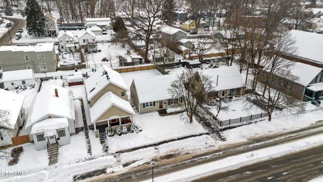 522 7th Avenue, Troy, NY 12182