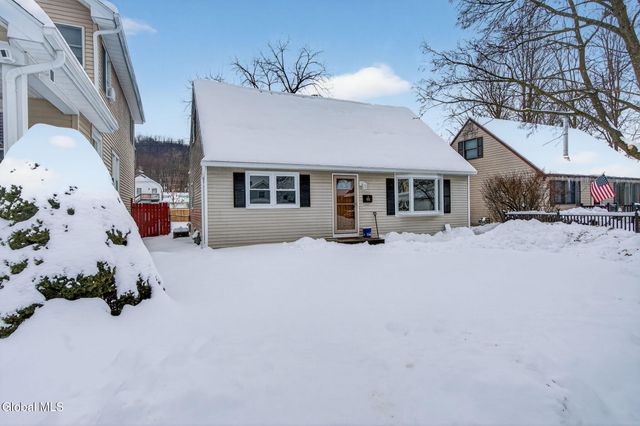 522 7th Avenue, Troy, NY 12182