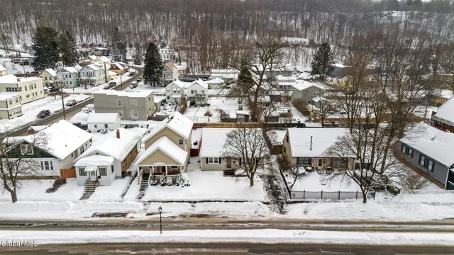 522 7th Avenue, Troy, NY 12182