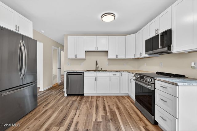 522 7th Avenue, Troy, NY 12182