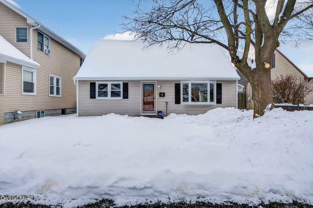 522 7th Avenue, Troy, NY 12182