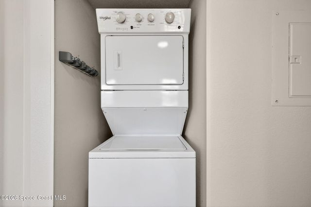 975 Sonesta Avenue NE 203, Palm Bay, FL 32905