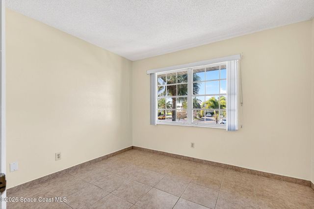 975 Sonesta Avenue NE 203, Palm Bay, FL 32905