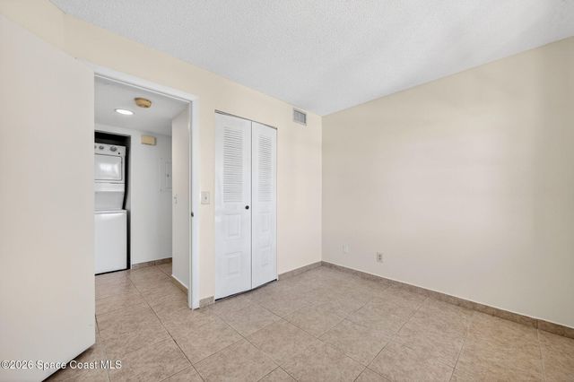 975 Sonesta Avenue NE 203, Palm Bay, FL 32905