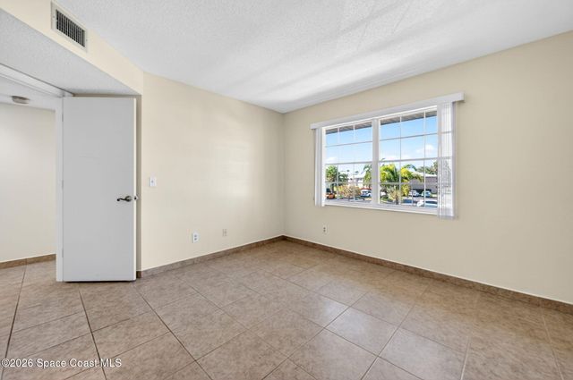 975 Sonesta Avenue NE 203, Palm Bay, FL 32905