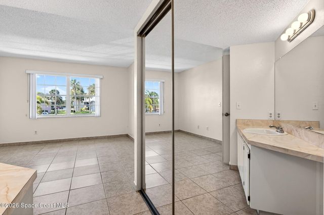 975 Sonesta Avenue NE 203, Palm Bay, FL 32905