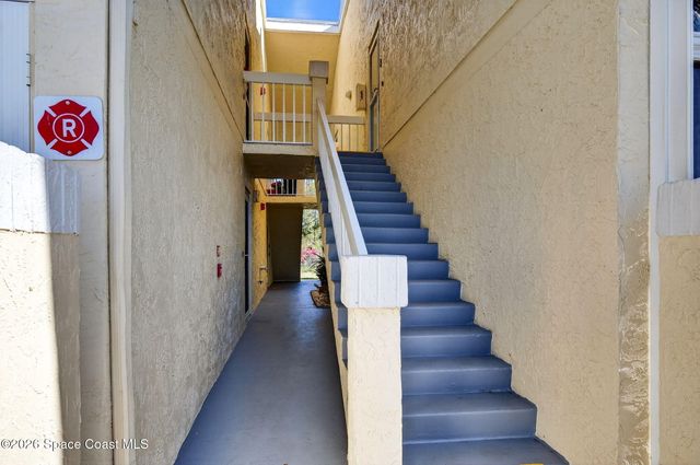 975 Sonesta Avenue NE 203, Palm Bay, FL 32905