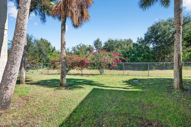 975 Sonesta Avenue NE 203, Palm Bay, FL 32905