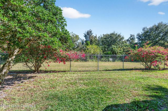 975 Sonesta Avenue NE 203, Palm Bay, FL 32905