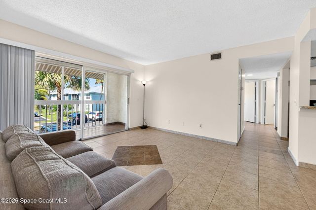 975 Sonesta Avenue NE 203, Palm Bay, FL 32905